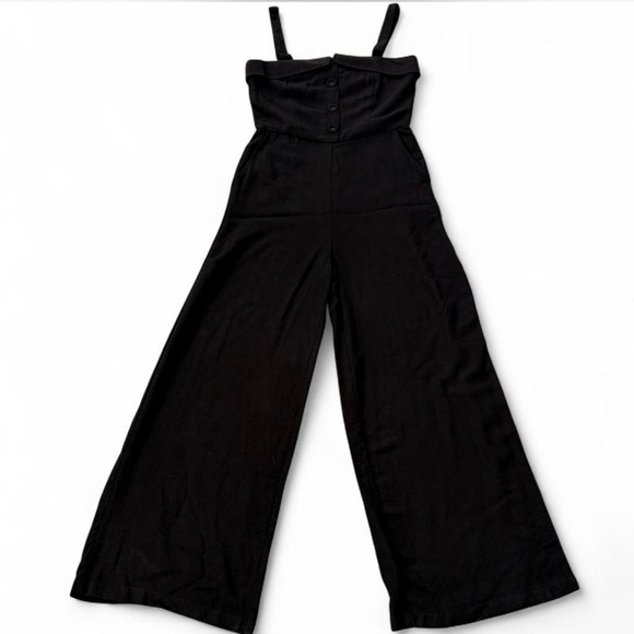 Gianni Bini Pants - Gianni Bini Black Wide-Leg Button-Front Strap Jumpsuit